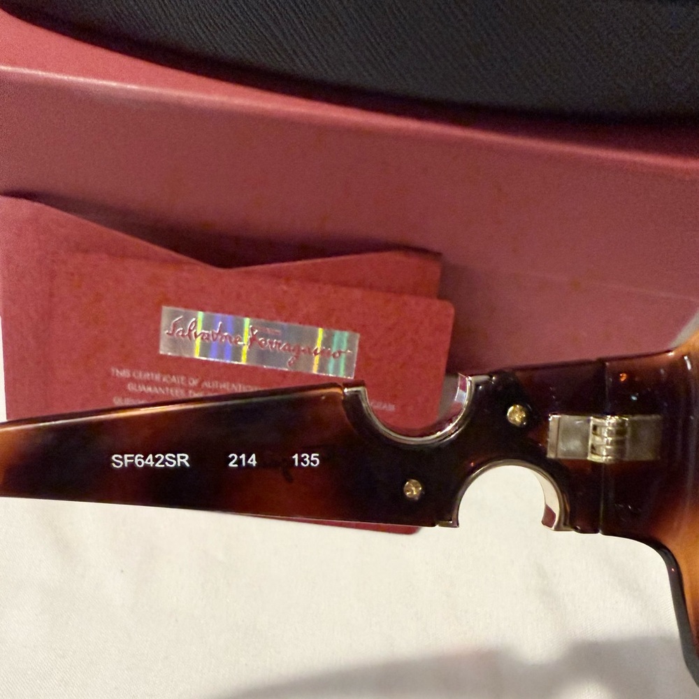 Salvatore Ferragamo Luxury Sunglasses SF642SR Made in Italy with Certificate - Picture 10 of 11